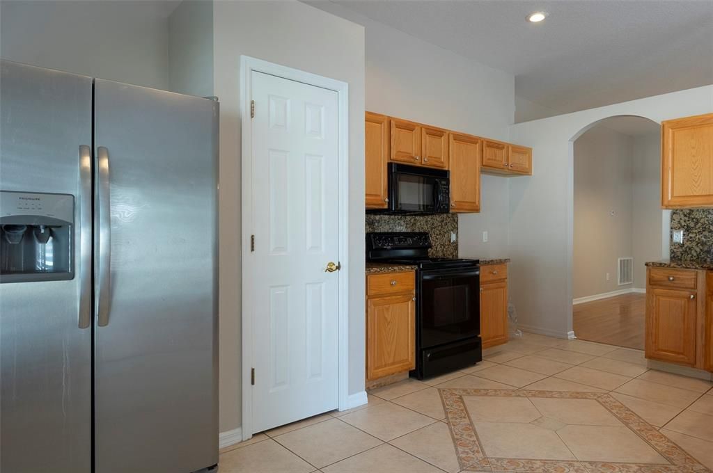 For Sale: $445,000 (3 beds, 2 baths, 1848 Square Feet)