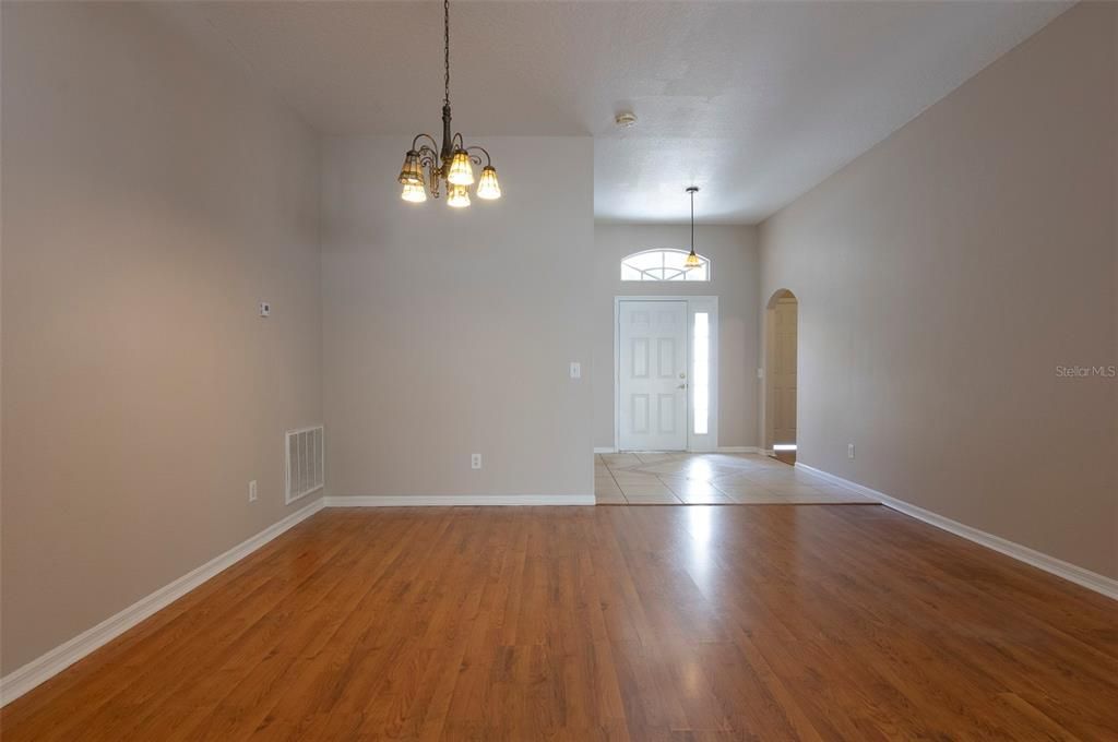 For Sale: $445,000 (3 beds, 2 baths, 1848 Square Feet)