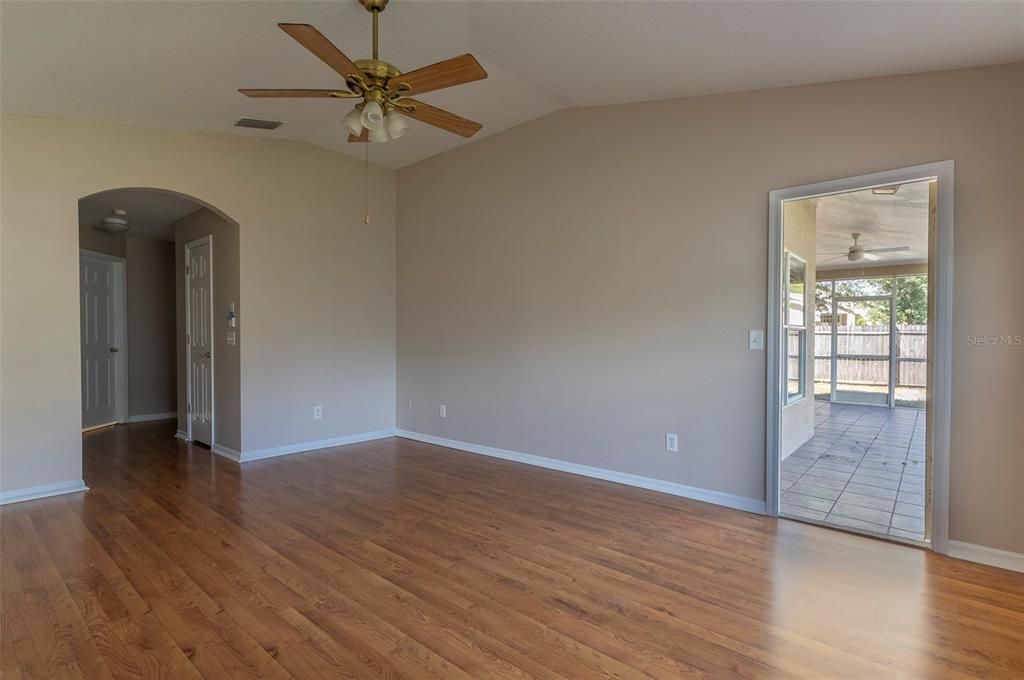 For Sale: $445,000 (3 beds, 2 baths, 1848 Square Feet)