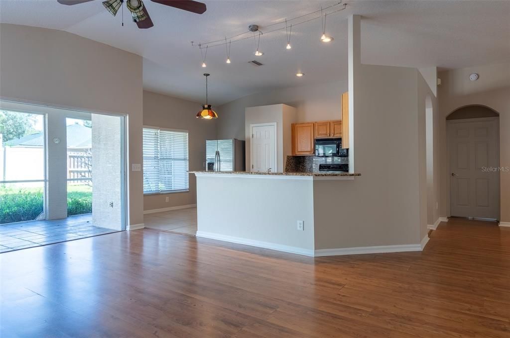 For Sale: $445,000 (3 beds, 2 baths, 1848 Square Feet)