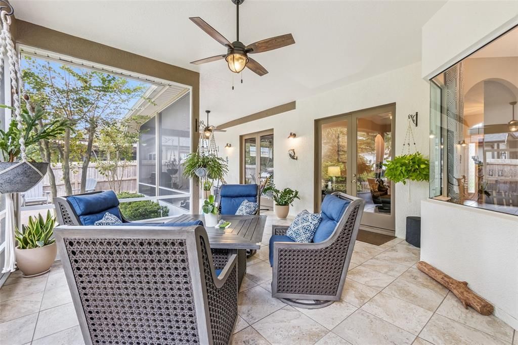 合同活跃: $550,000 (3 贝兹, 2 浴室, 2447 平方英尺)