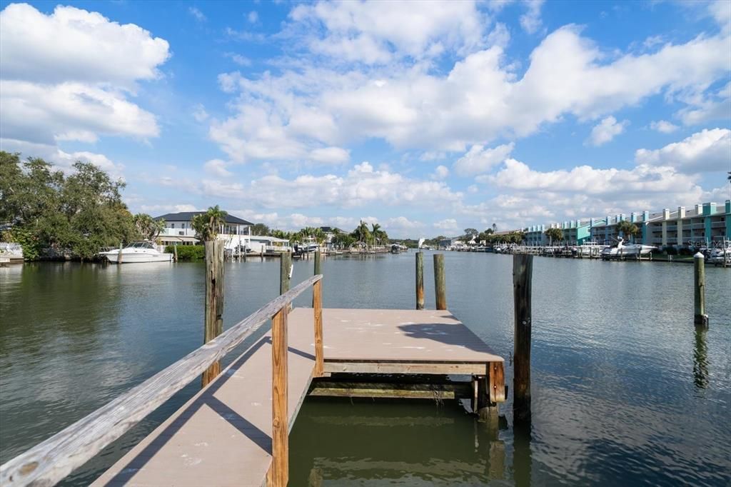 For Sale: $2,100,000 (4 beds, 4 baths, 2077 Square Feet)