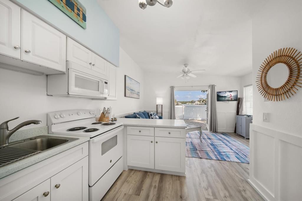 For Sale: $2,100,000 (4 beds, 4 baths, 2077 Square Feet)