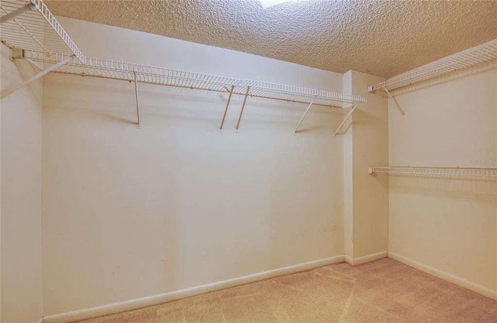 For Sale: $244,900 (2 beds, 2 baths, 1440 Square Feet)