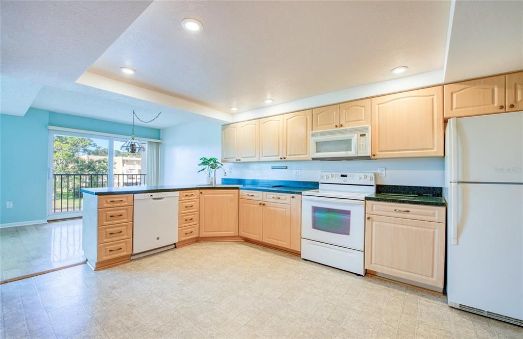 For Sale: $244,900 (2 beds, 2 baths, 1440 Square Feet)