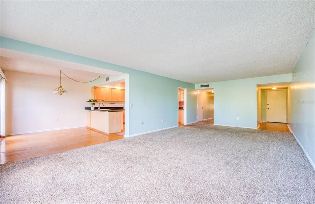 For Sale: $244,900 (2 beds, 2 baths, 1440 Square Feet)