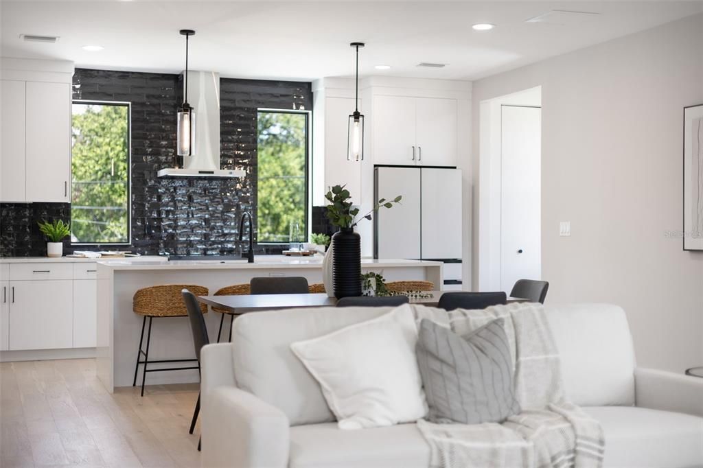 For Sale: $795,000 (3 beds, 3 baths, 1875 Square Feet)