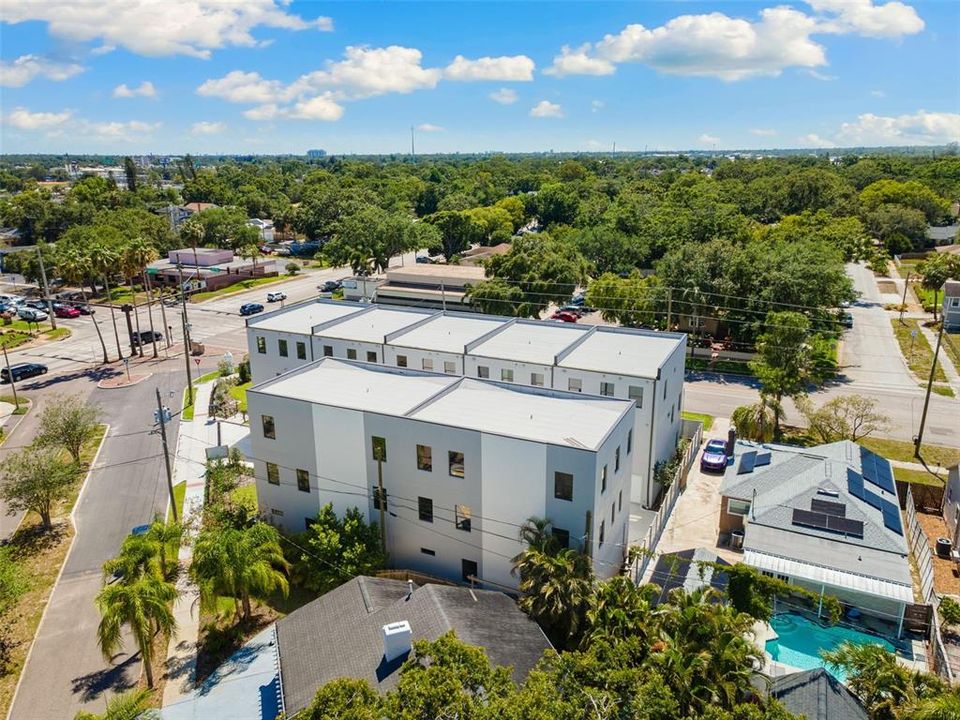 For Sale: $795,000 (3 beds, 3 baths, 1875 Square Feet)