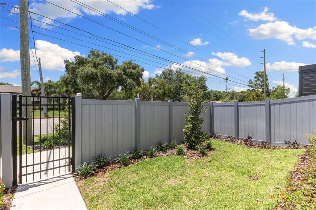 For Sale: $795,000 (3 beds, 3 baths, 1875 Square Feet)