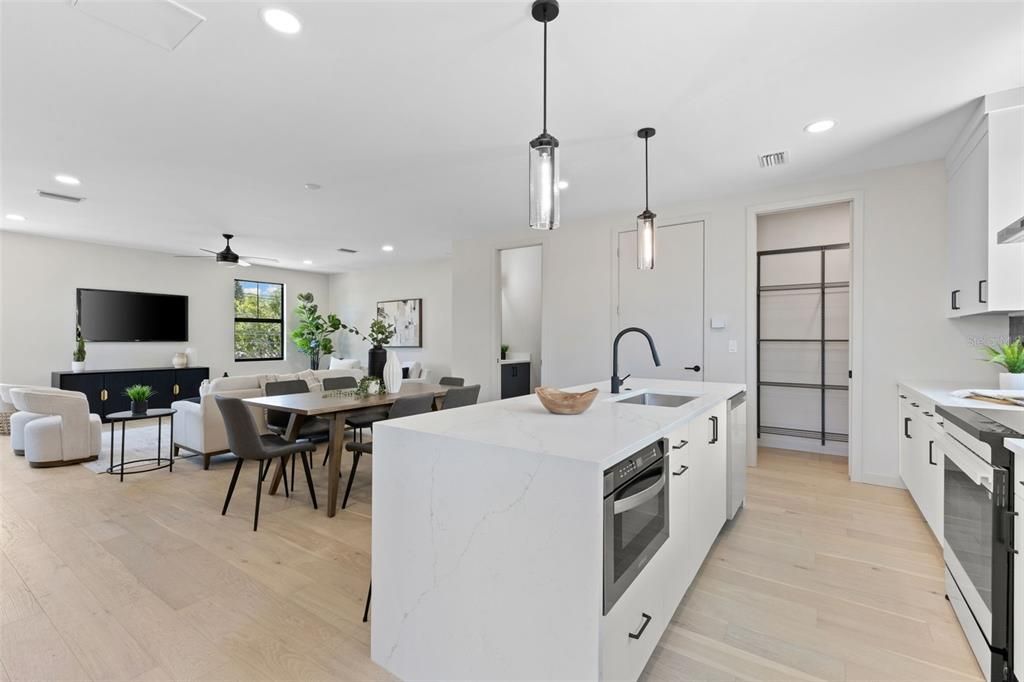 For Sale: $795,000 (3 beds, 3 baths, 1875 Square Feet)