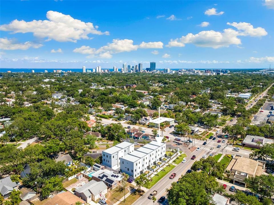 For Sale: $795,000 (3 beds, 3 baths, 1875 Square Feet)