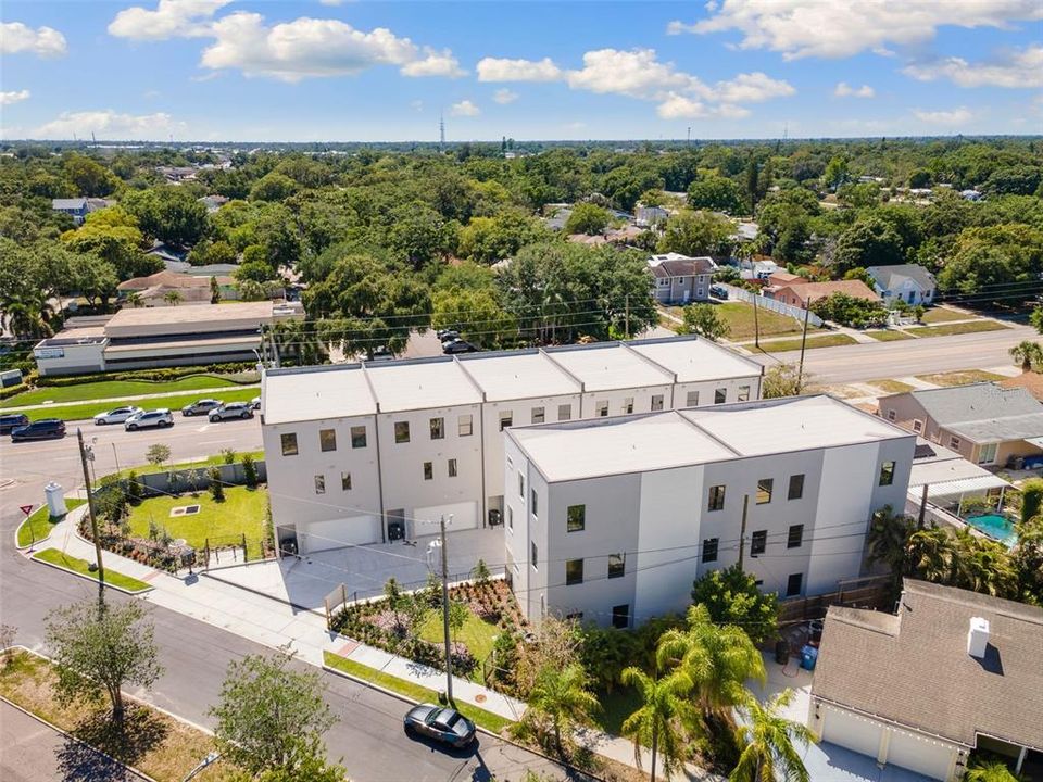 For Sale: $795,000 (3 beds, 3 baths, 1875 Square Feet)