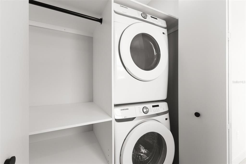 For Sale: $795,000 (3 beds, 3 baths, 1875 Square Feet)