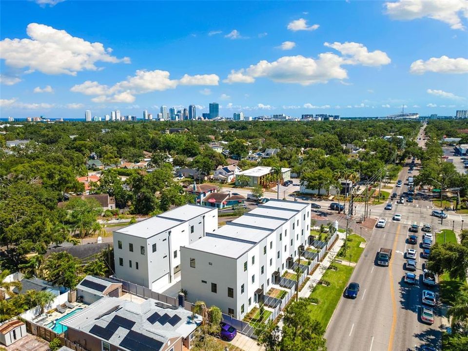 For Sale: $795,000 (3 beds, 3 baths, 1875 Square Feet)