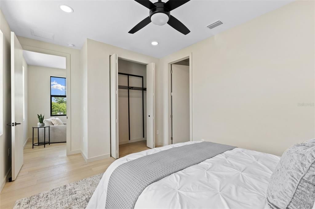 For Sale: $795,000 (3 beds, 3 baths, 1875 Square Feet)