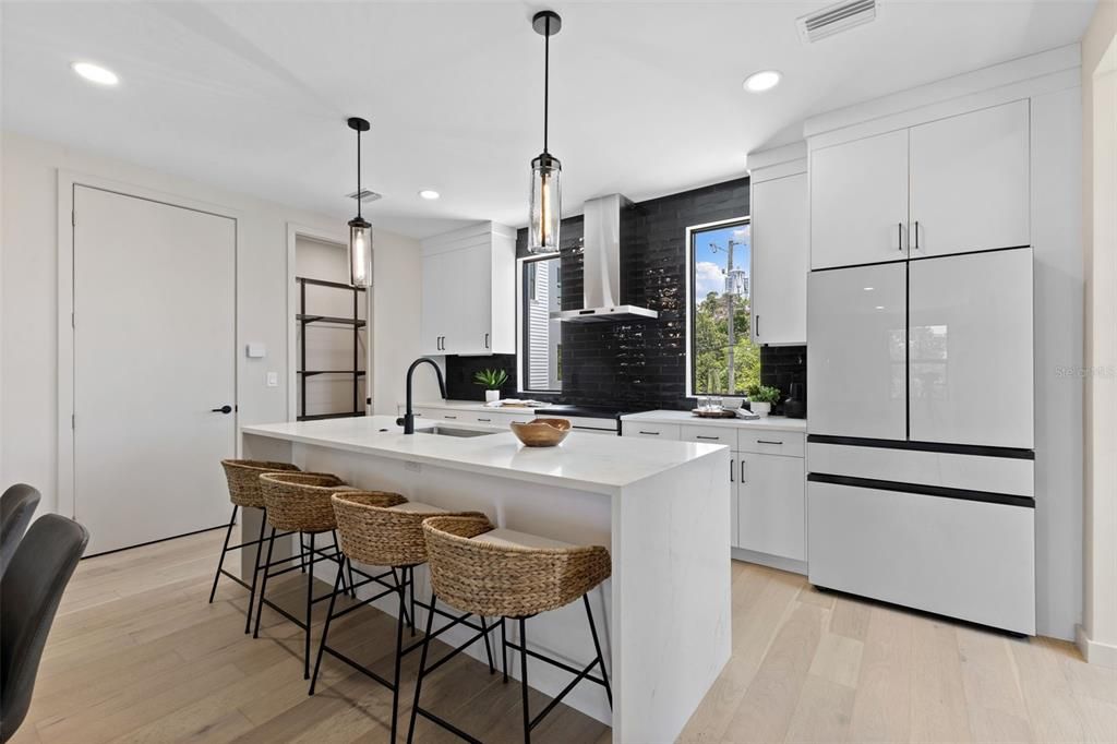 For Sale: $795,000 (3 beds, 3 baths, 1875 Square Feet)