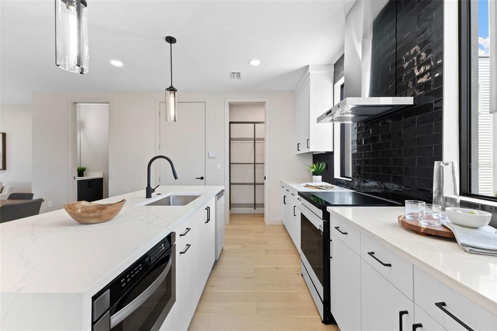 For Sale: $795,000 (3 beds, 3 baths, 1875 Square Feet)