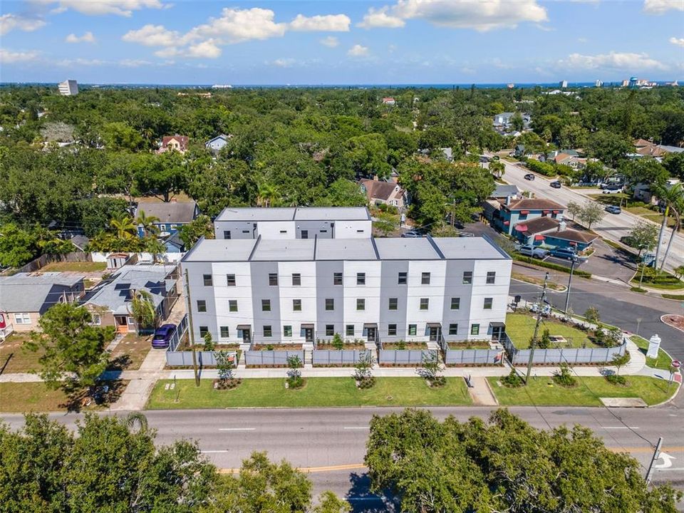 For Sale: $795,000 (3 beds, 3 baths, 1875 Square Feet)