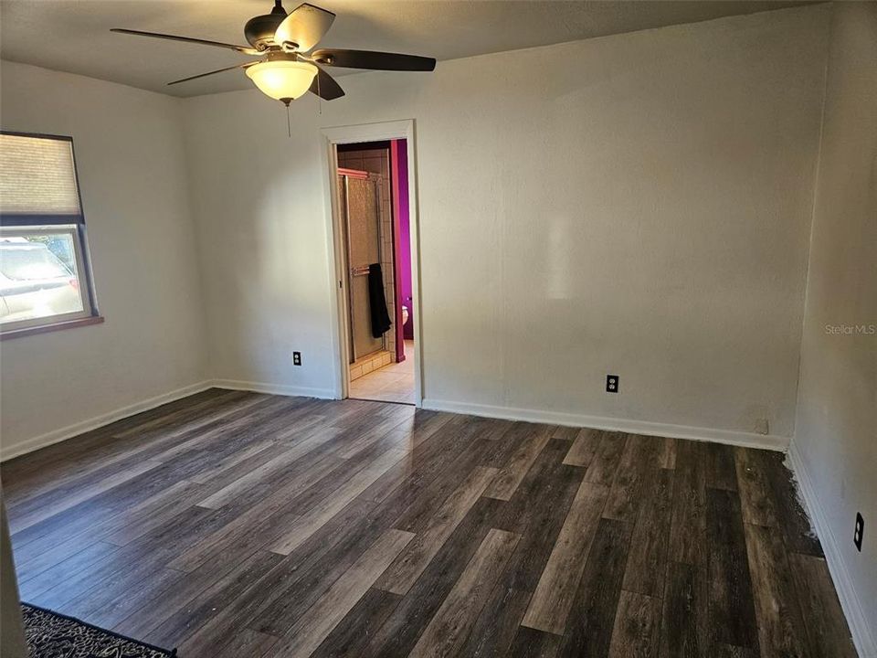 Active With Contract: $300,000 (2 beds, 3 baths, 2584 Square Feet)