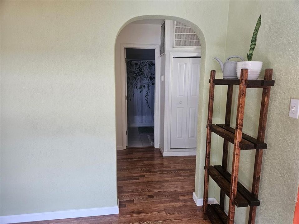 Active With Contract: $300,000 (2 beds, 3 baths, 2584 Square Feet)