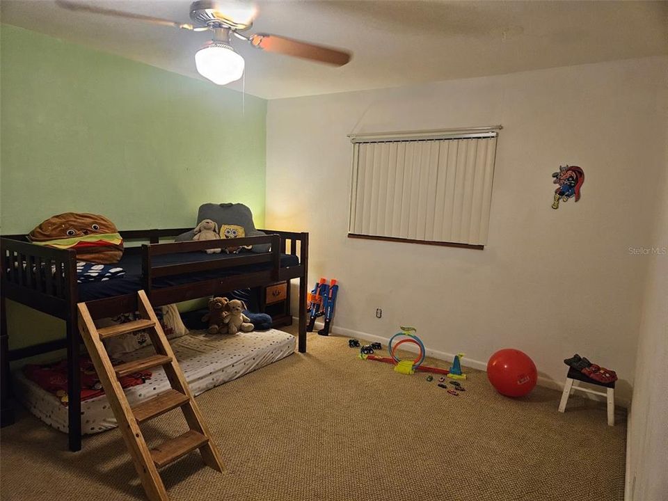 Active With Contract: $300,000 (2 beds, 3 baths, 2584 Square Feet)