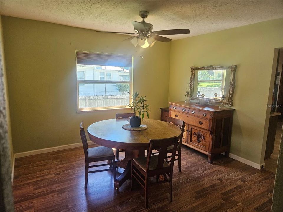 Active With Contract: $300,000 (2 beds, 3 baths, 2584 Square Feet)