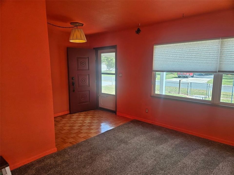 Active With Contract: $300,000 (2 beds, 3 baths, 2584 Square Feet)