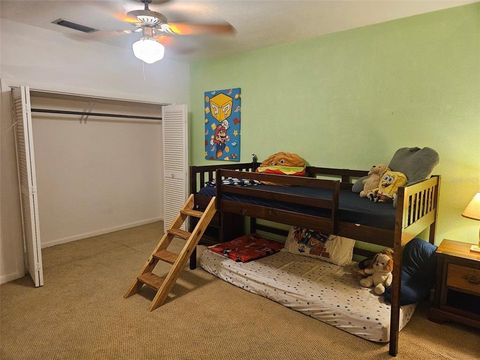 Active With Contract: $300,000 (2 beds, 3 baths, 2584 Square Feet)