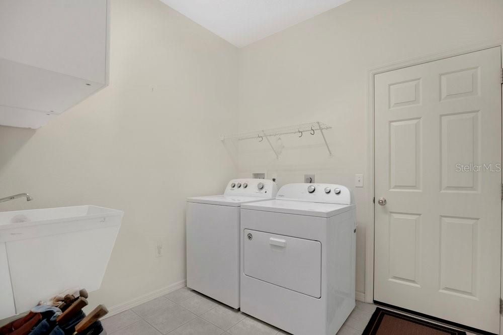 En Venta: $400,000 (3 camas, 2 baños, 1928 Pies cuadrados)