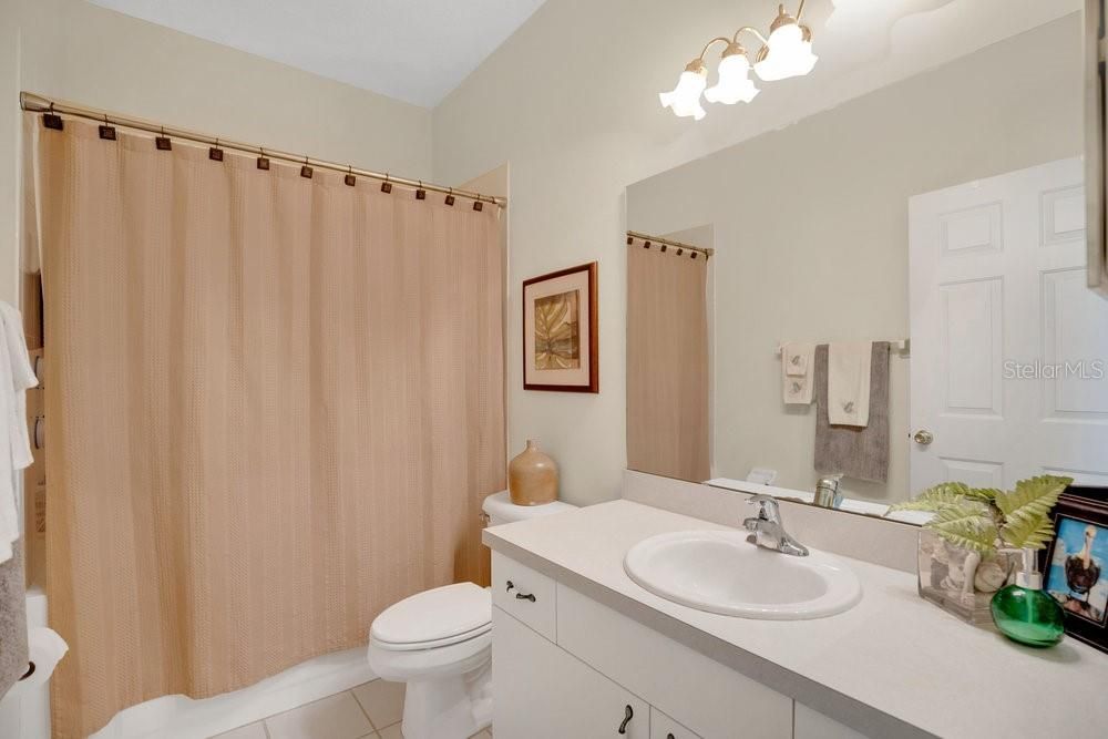 En Venta: $400,000 (3 camas, 2 baños, 1928 Pies cuadrados)