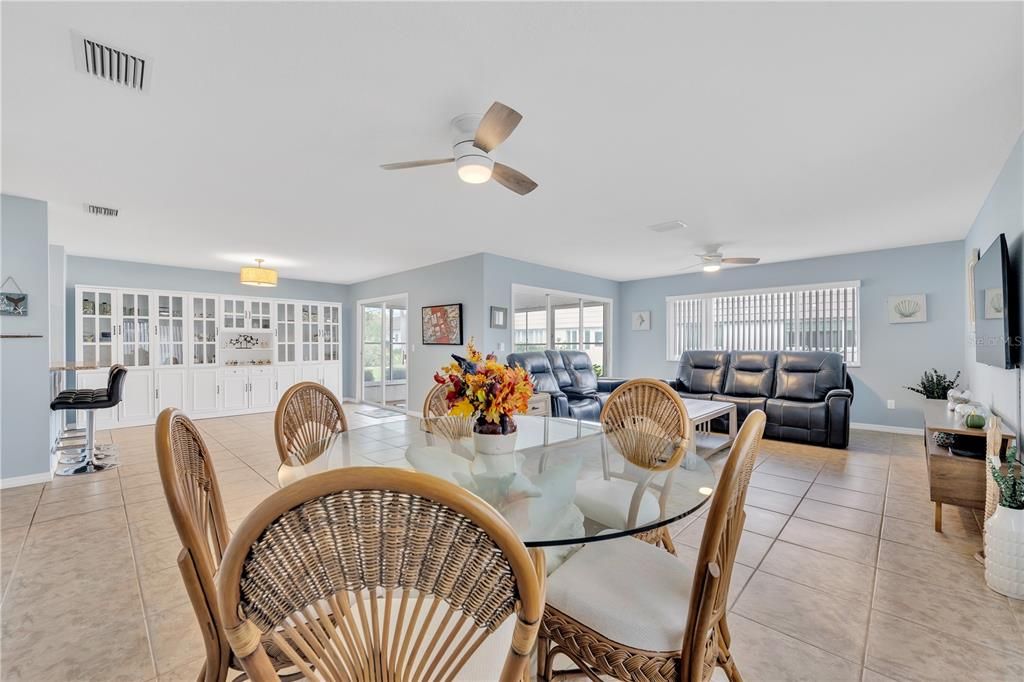 For Rent: $2,800 (2 beds, 2 baths, 1312 Square Feet)