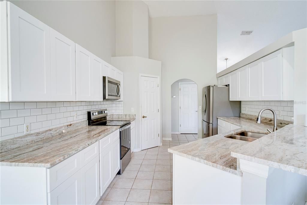 Active With Contract: $460,000 (5 beds, 2 baths, 2628 Square Feet)