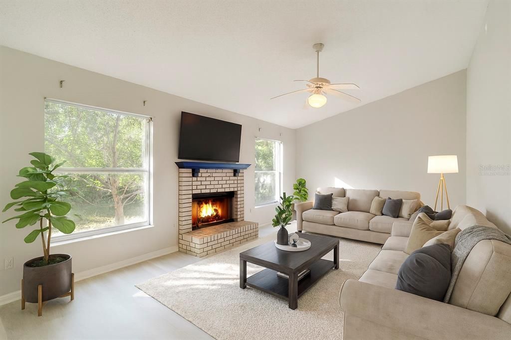 Active With Contract: $460,000 (5 beds, 2 baths, 2628 Square Feet)