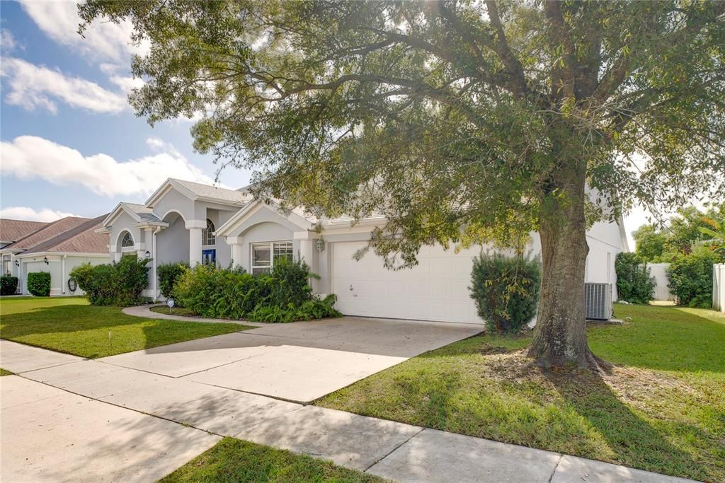 Active With Contract: $460,000 (5 beds, 2 baths, 2628 Square Feet)