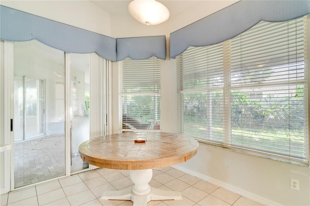 Active With Contract: $460,000 (5 beds, 2 baths, 2628 Square Feet)