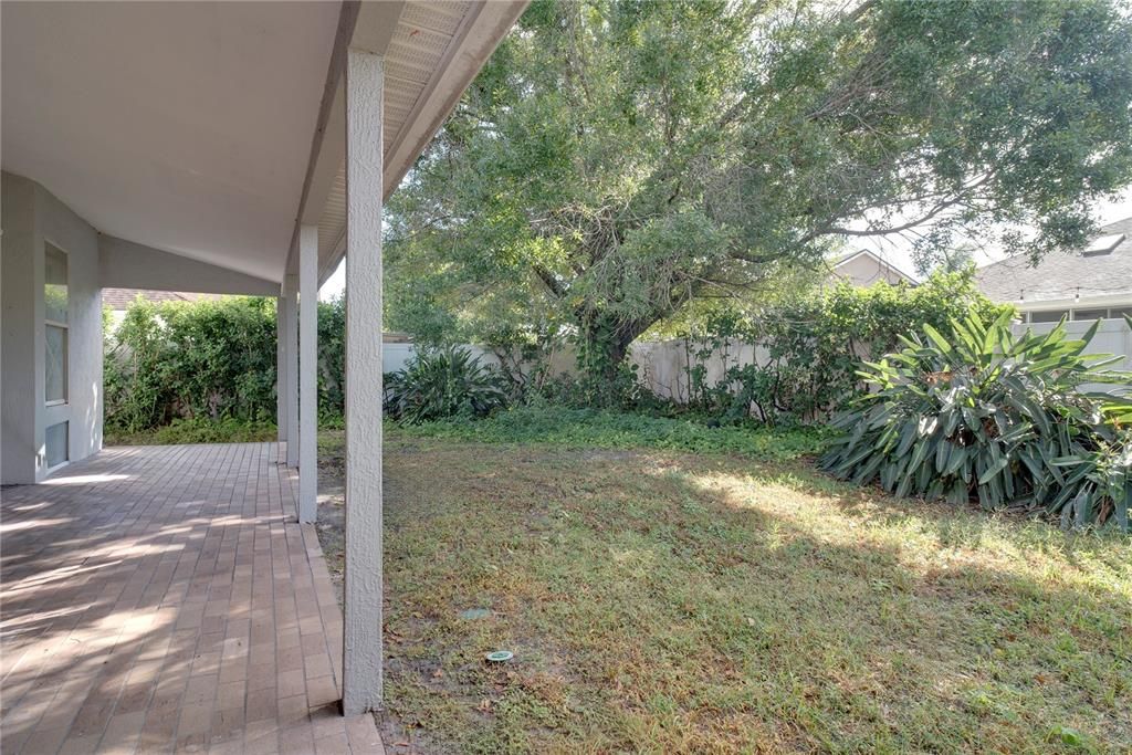 Active With Contract: $460,000 (5 beds, 2 baths, 2628 Square Feet)