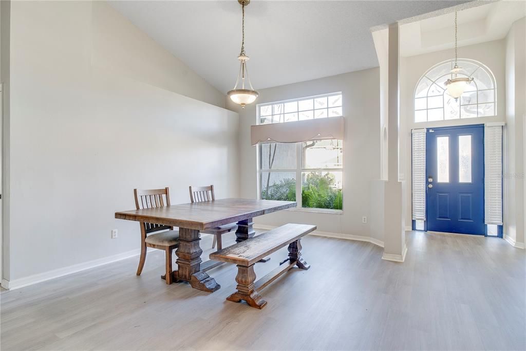 Active With Contract: $460,000 (5 beds, 2 baths, 2628 Square Feet)