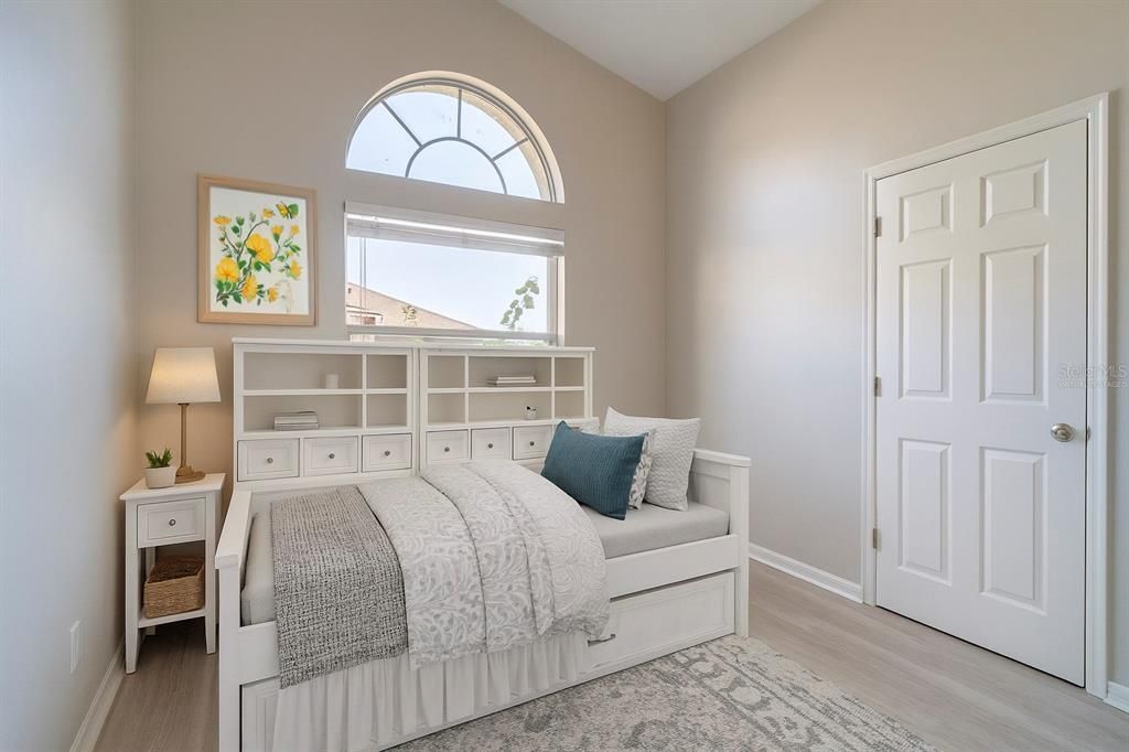 Active With Contract: $460,000 (5 beds, 2 baths, 2628 Square Feet)