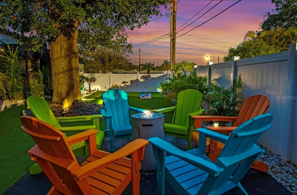 合同活跃: $525,000 (4 贝兹, 2 浴室, 1350 平方英尺)