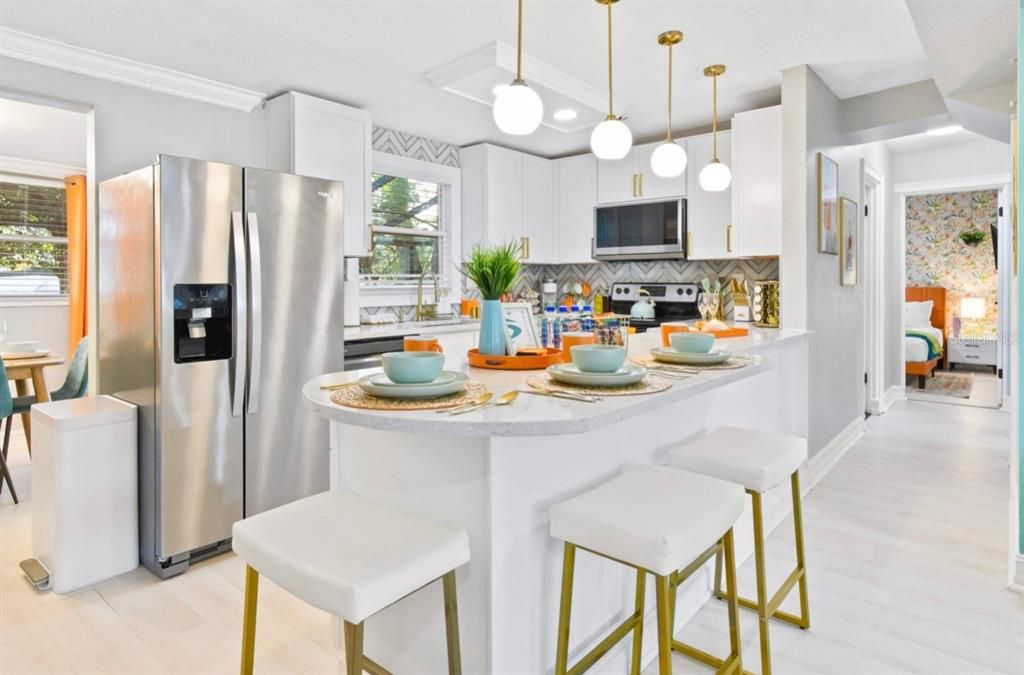 合同活跃: $525,000 (4 贝兹, 2 浴室, 1350 平方英尺)