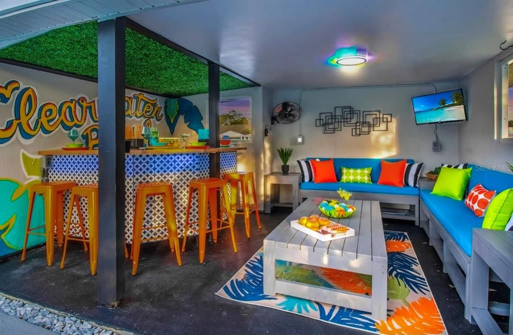 合同活跃: $525,000 (4 贝兹, 2 浴室, 1350 平方英尺)