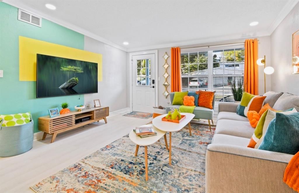 合同活跃: $525,000 (4 贝兹, 2 浴室, 1350 平方英尺)