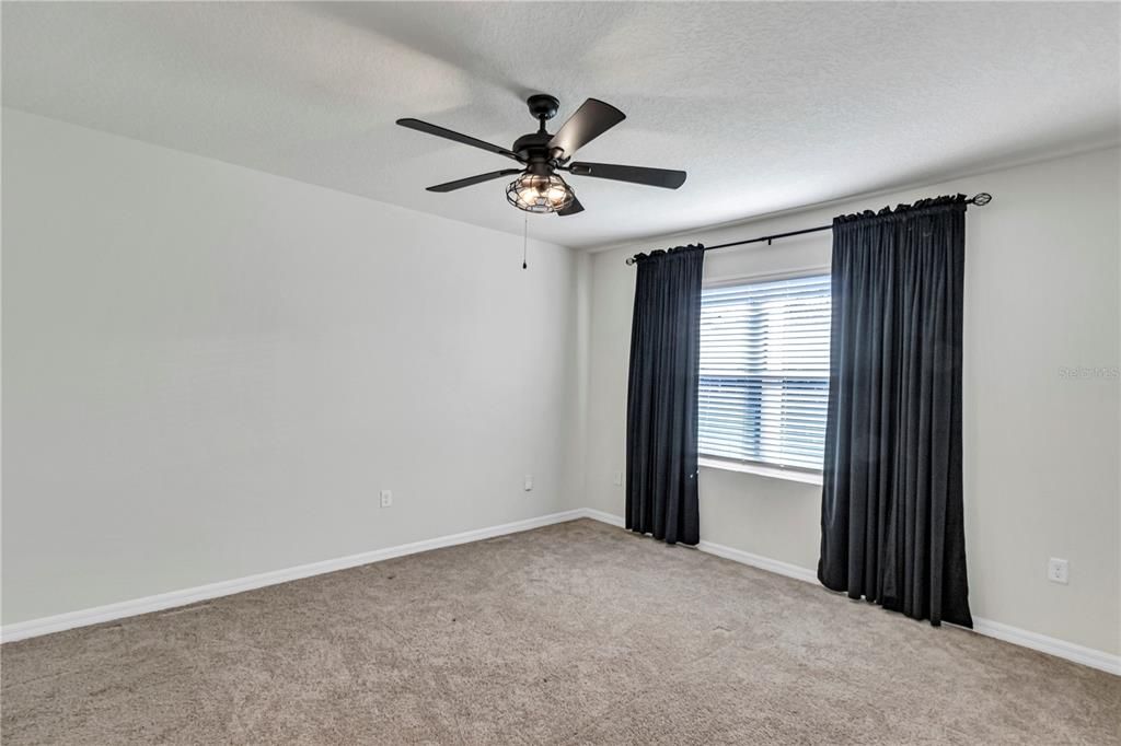 For Rent: $2,500 (3 beds, 2 baths, 1706 Square Feet)