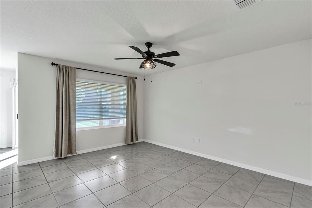 For Rent: $2,500 (3 beds, 2 baths, 1706 Square Feet)