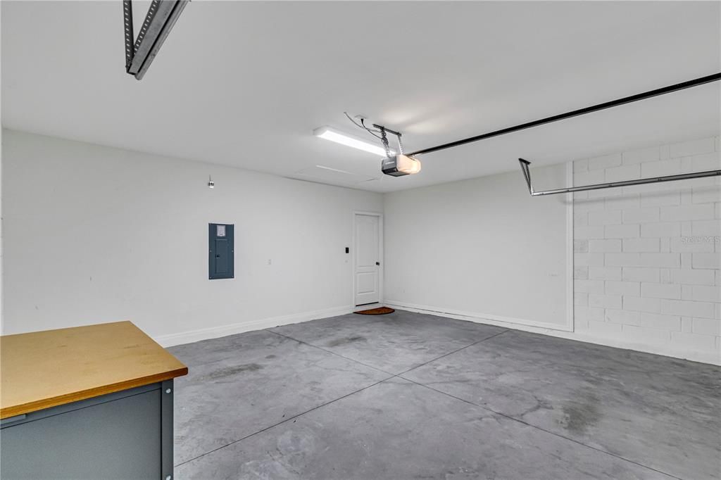 For Rent: $2,500 (3 beds, 2 baths, 1706 Square Feet)