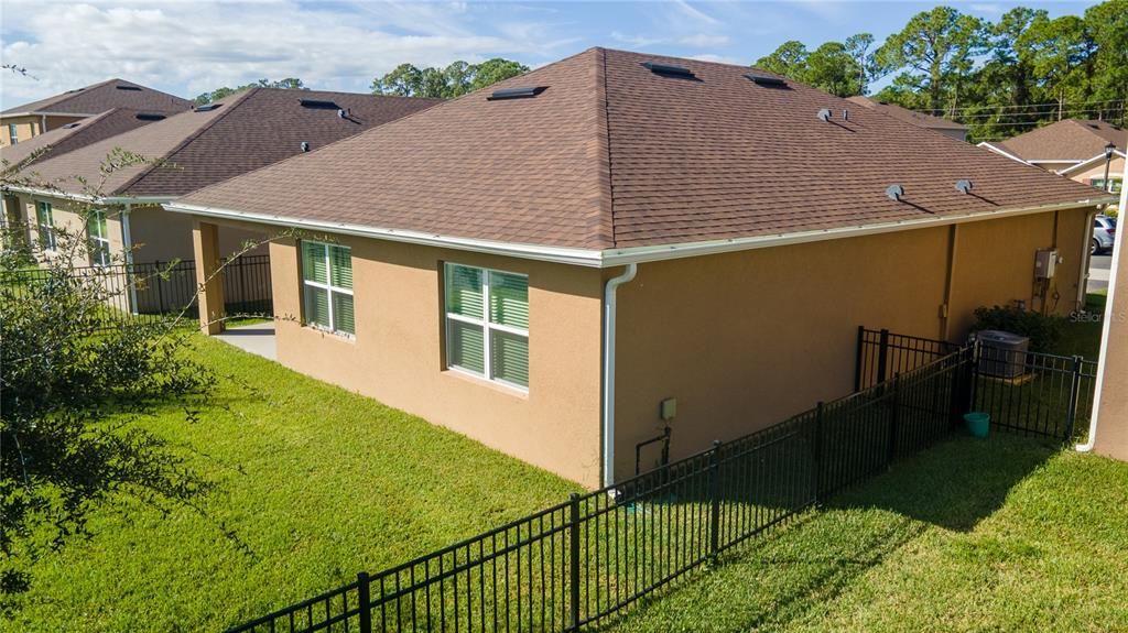 For Rent: $2,500 (3 beds, 2 baths, 1706 Square Feet)