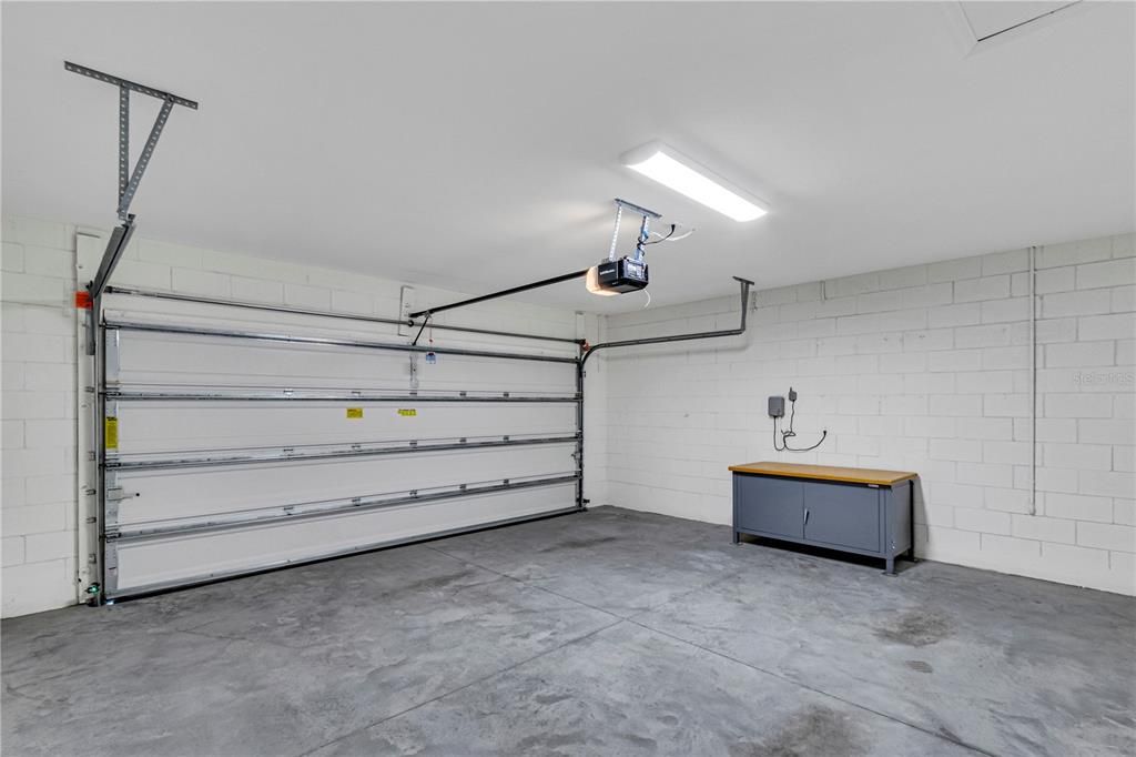 For Rent: $2,500 (3 beds, 2 baths, 1706 Square Feet)