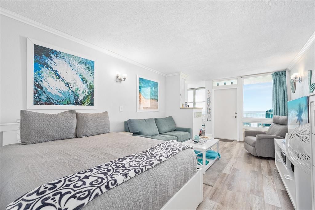 Active With Contract: $150,000 (1 beds, 1 baths, 478 Square Feet)