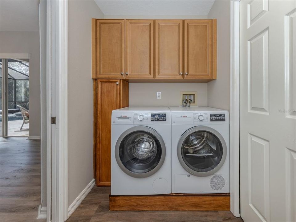 合同活跃: $484,000 (3 贝兹, 2 浴室, 1710 平方英尺)