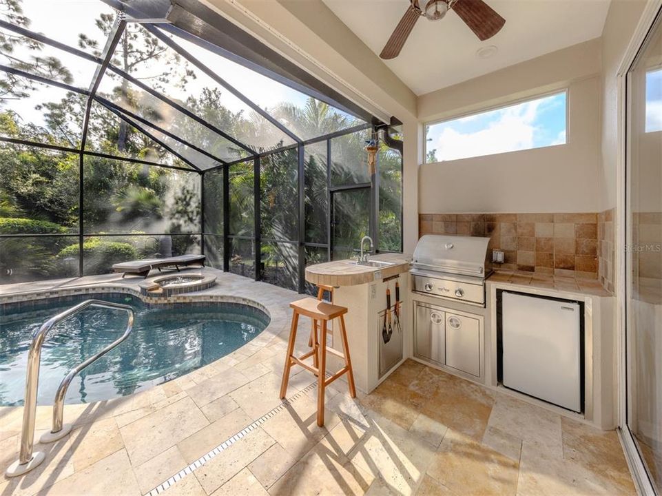 合同活跃: $484,000 (3 贝兹, 2 浴室, 1710 平方英尺)